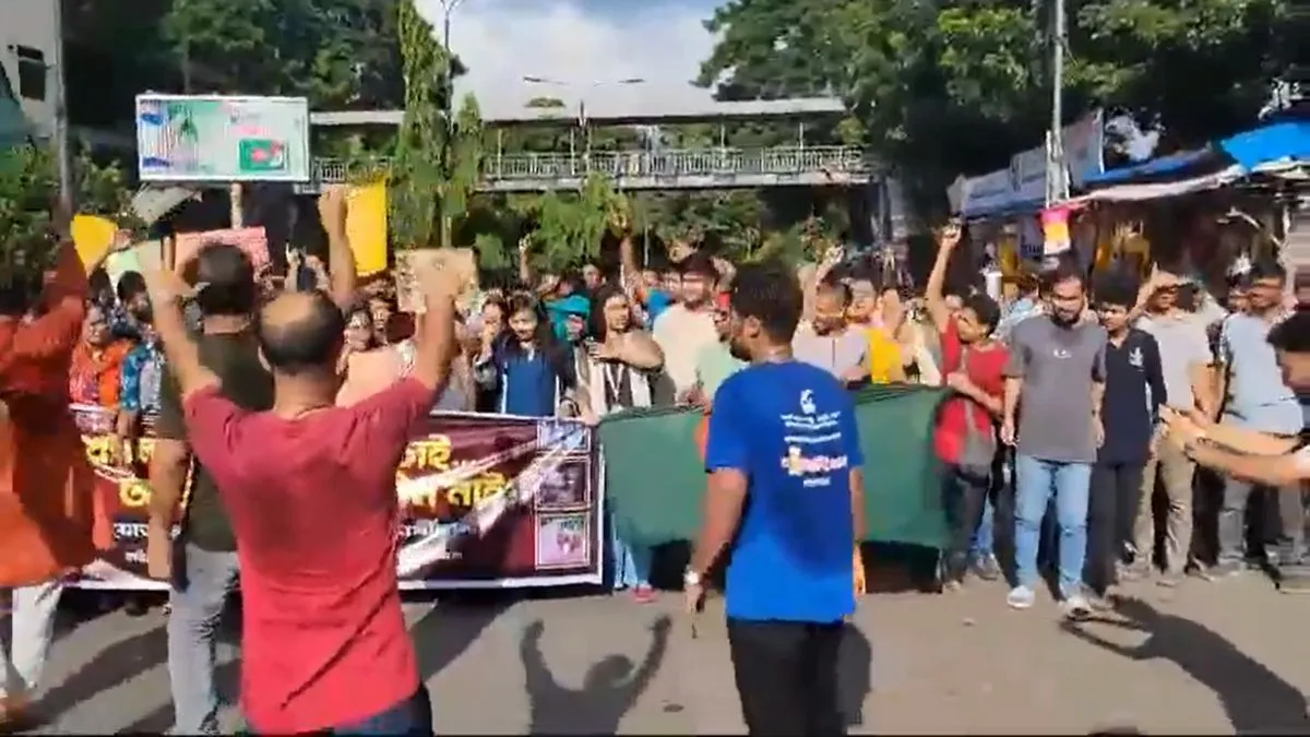 bangladesh-hindus-hit-streets-against-targeted-killings-attacks-on-temples-after-sheikh-hasina-ouster